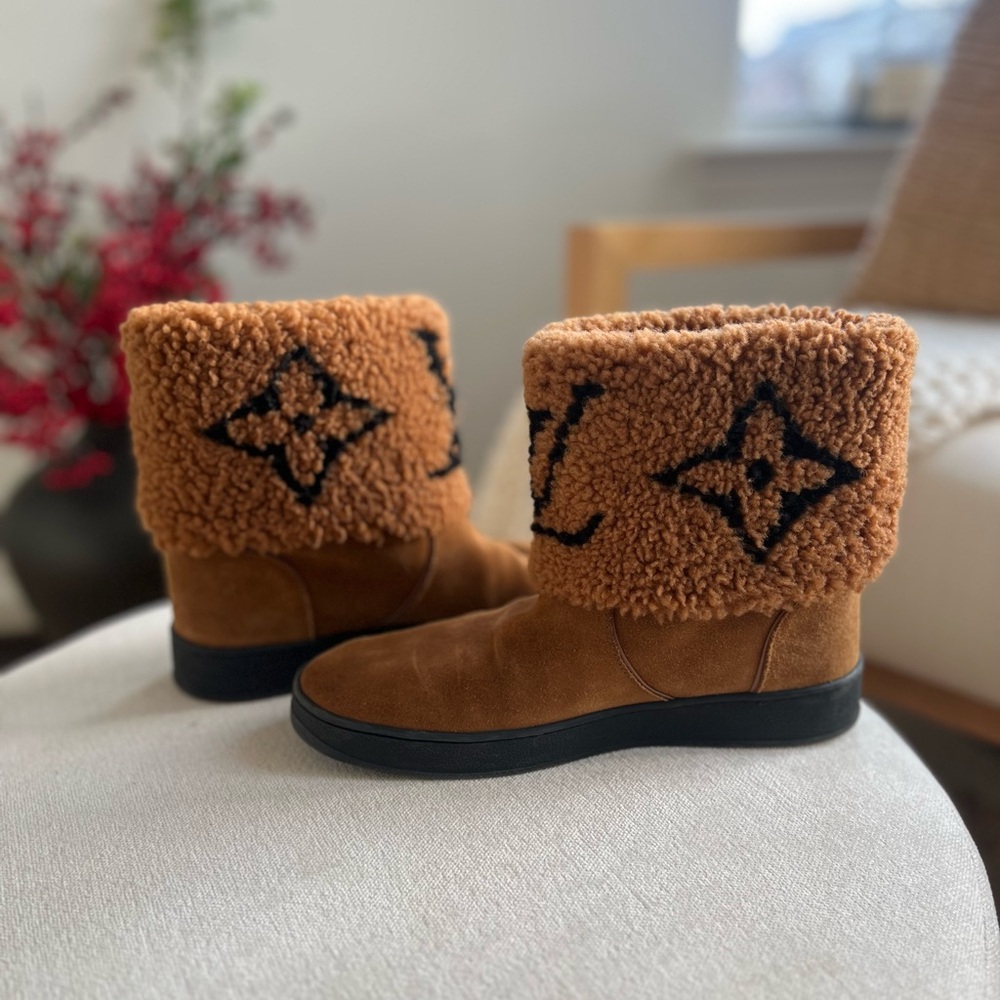 Louis Vuitton Shearling Boots-Brown Sz. 36